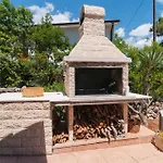 בית נופש Cozy In Vrbanj With Sauna