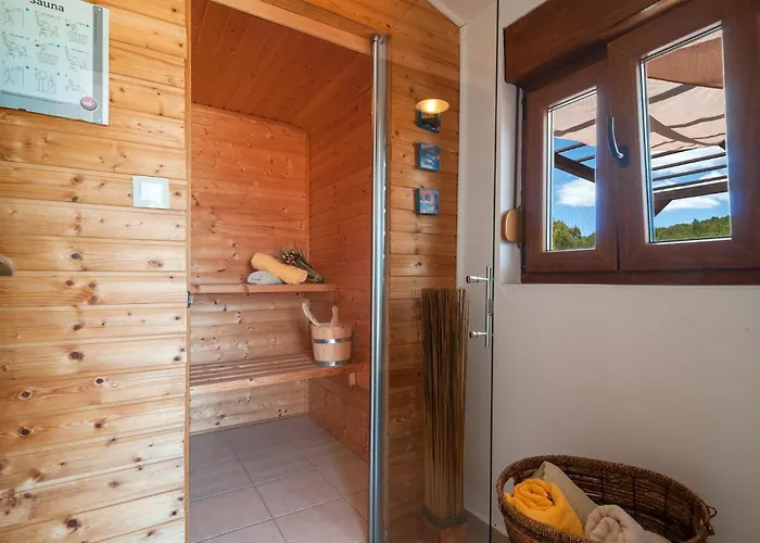 펜션 Cozy In Vrbanj With Sauna