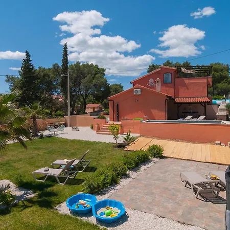 Cozy In Mudri Dolac With Kitchen * Basina