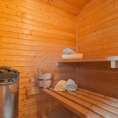 Cozy In Vrbanj With Sauna Casa vacanze