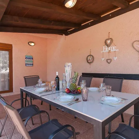 Cozy In Vrbanj With Sauna Casa vacanze *