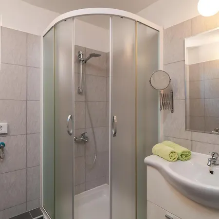 Cozy In Vrbanj With Sauna